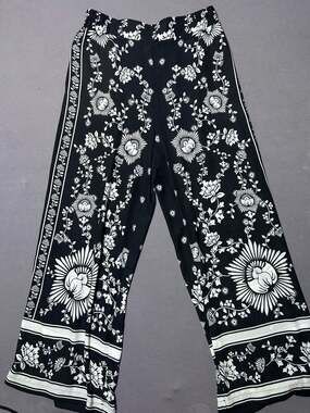 Rose + Olive Black and White Floral Print Wide Leg Pants Size M